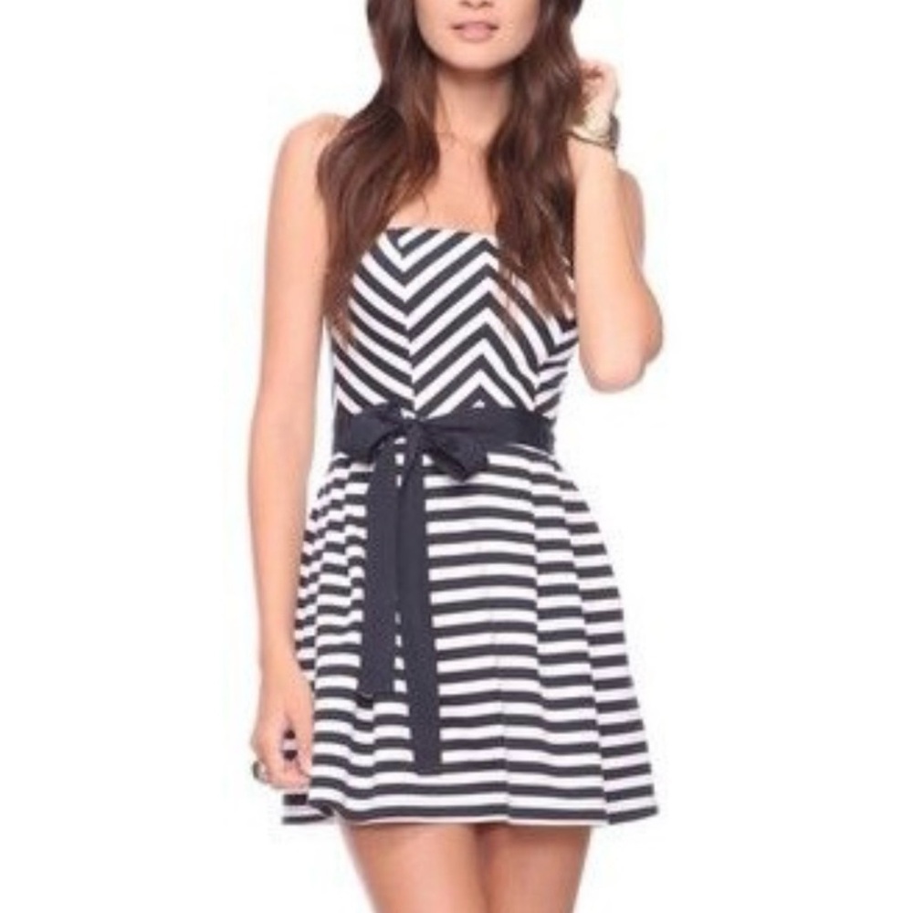 Forever 21 Blue & White Strapless Striped Mini Dress - Size Large